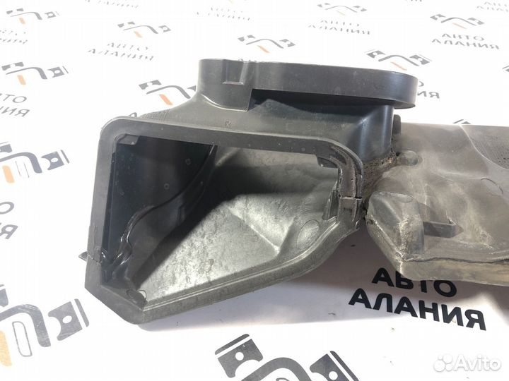 Коробка воздухопритока Bmw 6 E63 N52B30AF 2005