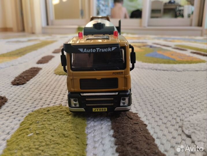 Модель бетономешалки