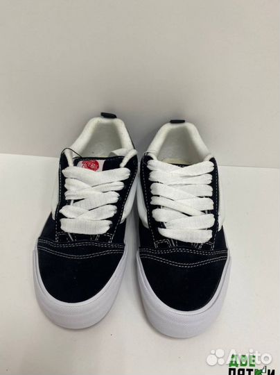 Vans Knu Skool Black And White
