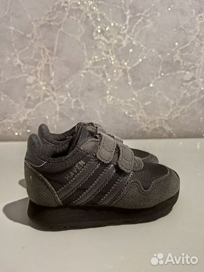 Кроссовки для детей adidas