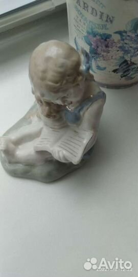 Статуэтка фарфор
