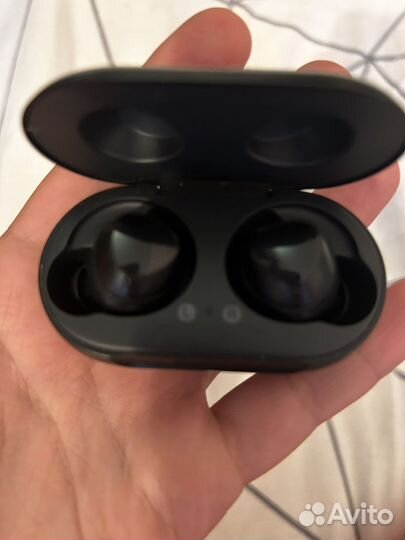 Беспроводные наушники samsung buds