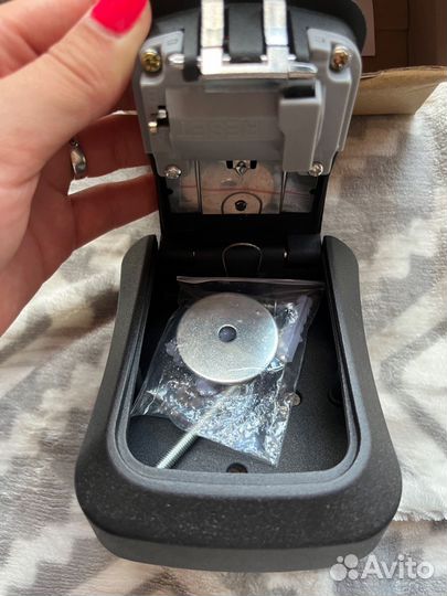 Ключница кодовая металлическая