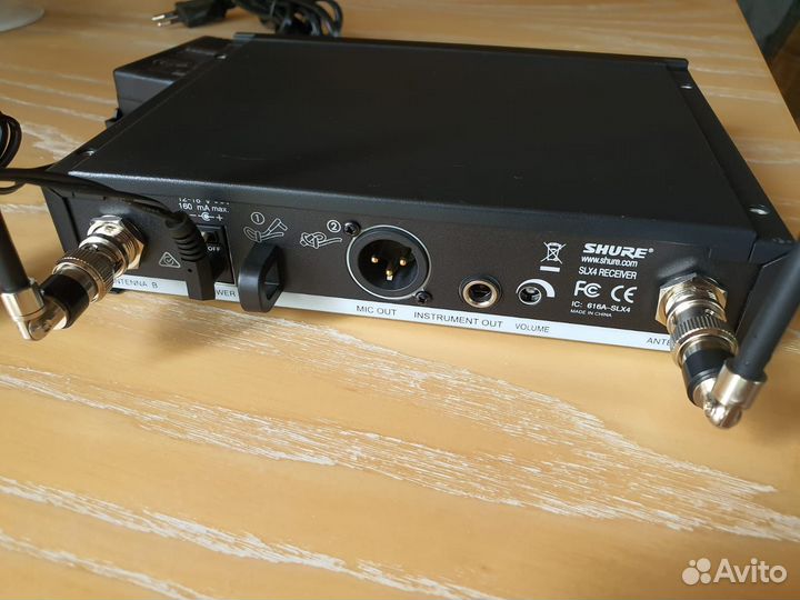 Shure SLX - беспроводная система SLX4 / SLX2 SM58