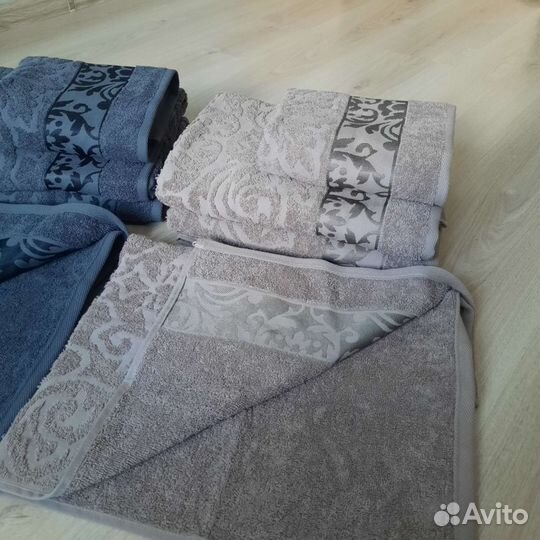 Полотенце махровые 4 шт. Новые