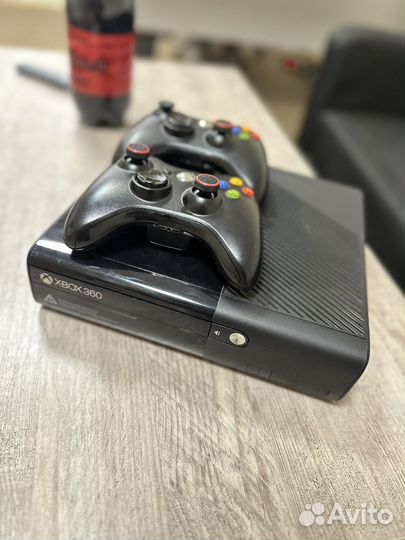 Xbox 360 Elite 1tb Прошитый 2 геймпада
