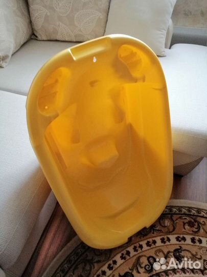 Стульчик для кормления,кроватка с матрасом,ванна