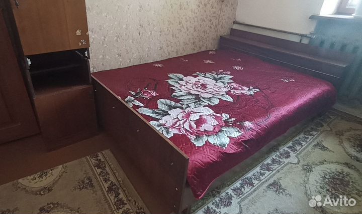 Продам спальный гарнитур