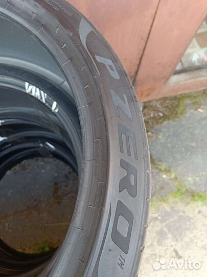 Pirelli P Zero PZ4 245/40 R21 и 275/35 R21 103Y