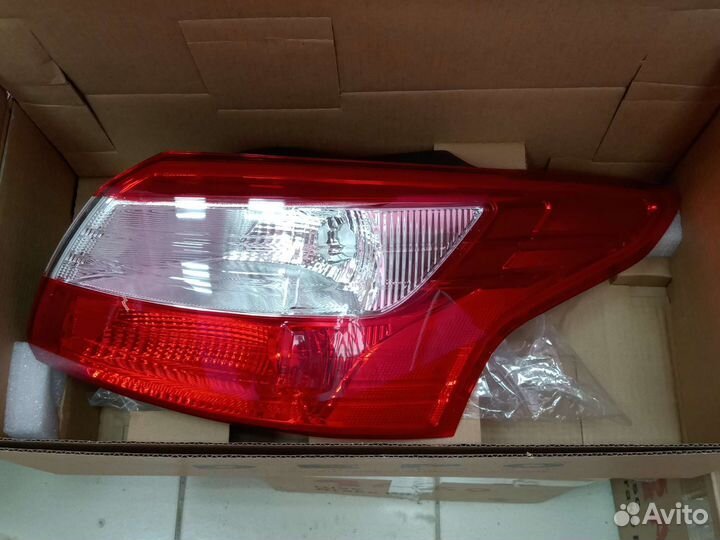Фонарь задний правый ford focus 3