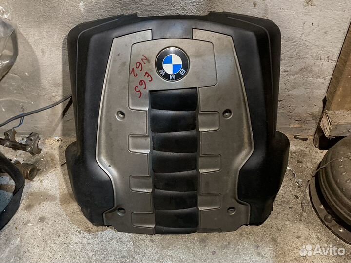 Декоративная накладка двигателя BMW N62