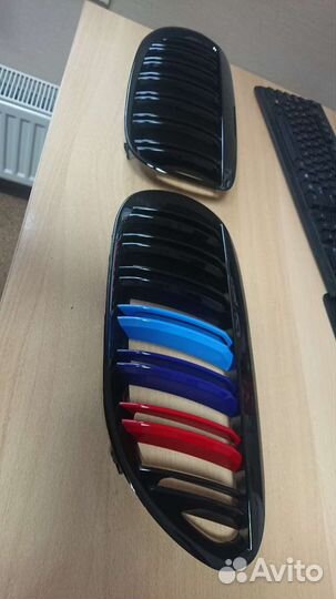 Ноздри бмв Е63 Е64 чёрные глянец триколор М