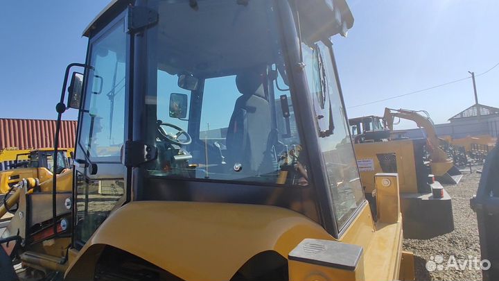 Экскаватор-погрузчик CASE 695SM, 2023