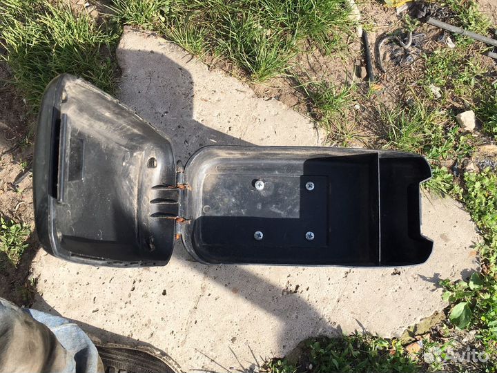 Подлокотник