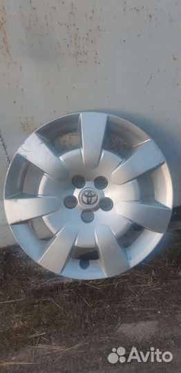 Колпак Toyota Avensis