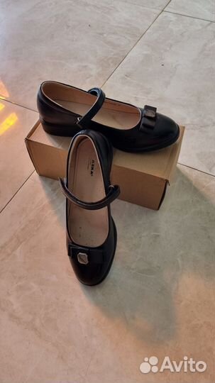 Туфли для девочки 37р