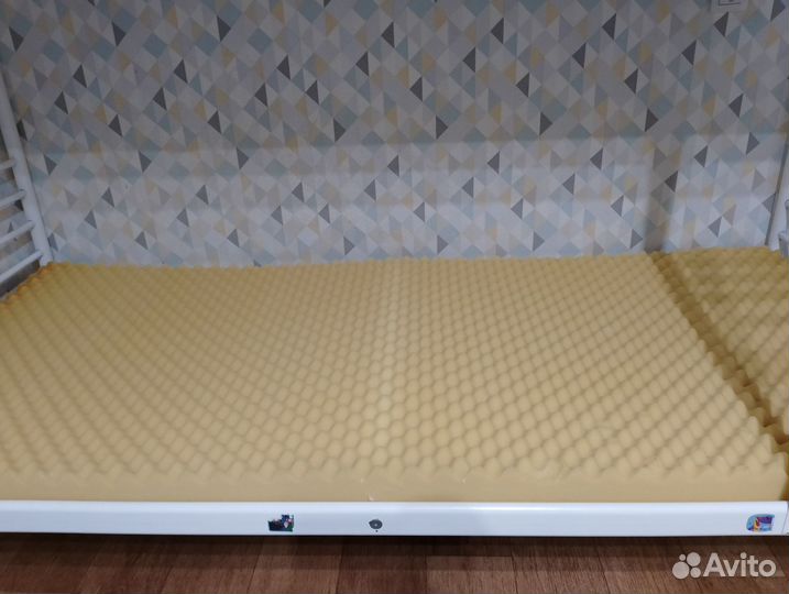 Двухъярусная кровать Икеа с матрацами