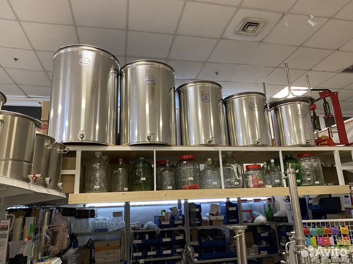 Емкость с плавающей крышкой, для хранения вина