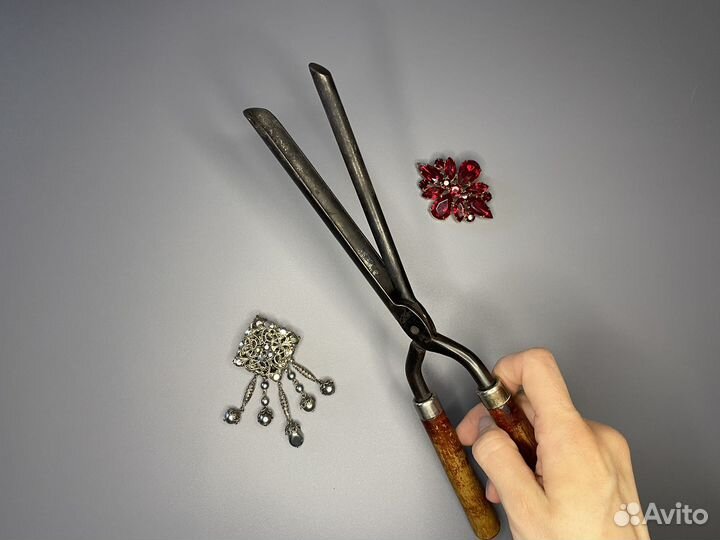 Винтажные щипцы для завивки волос и броши СССР