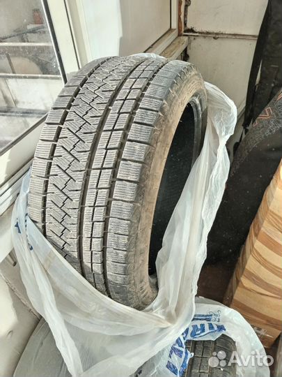 Triangle PL02 235/40 R18