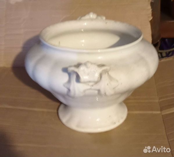 Фарфоровая супница