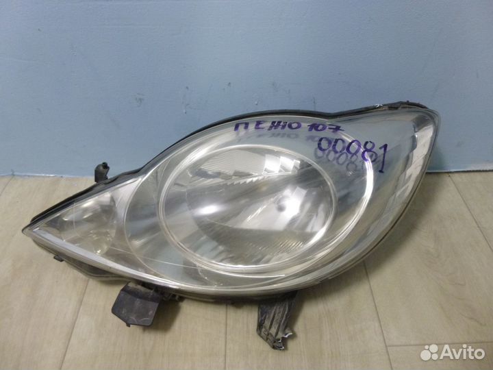 Фара левая Peugeot 107 2006-2014