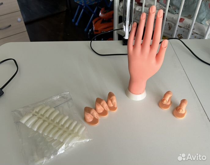 Тренировочная рука для маникюра