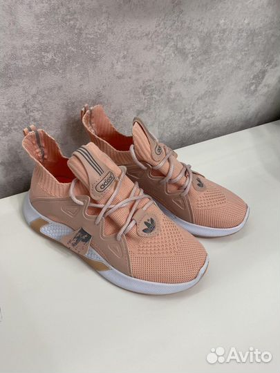 Кроссовки adidas