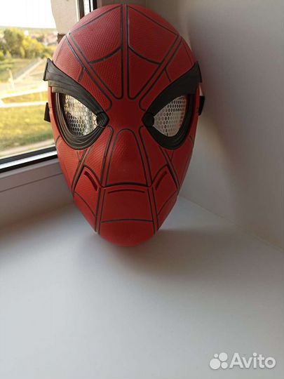 Маска человек-паук с движением глаз