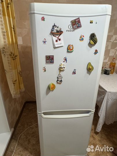 Холодильник indesit на запчасти