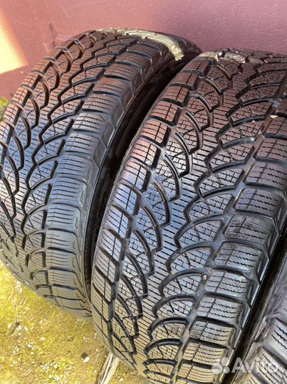 Bridgestone Blizzak DM-V1 205/55 R16
