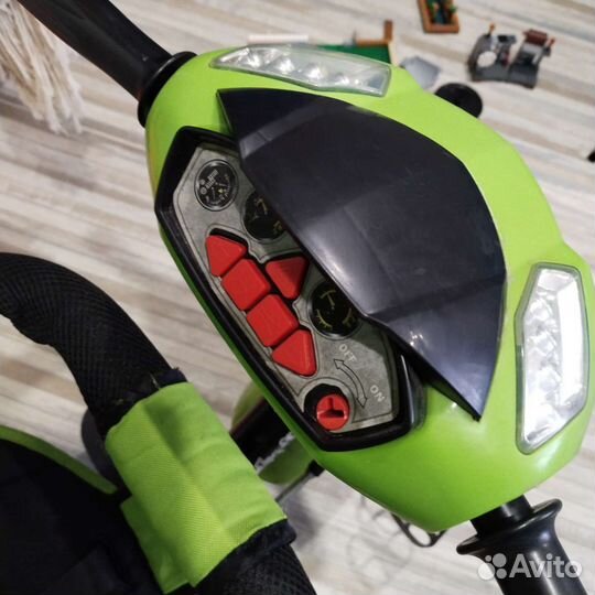 Трехколесный велосипед коляска