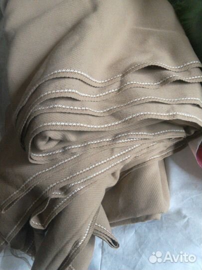 Ткань плательно-костюмная 4,72 метра и гобеленовая