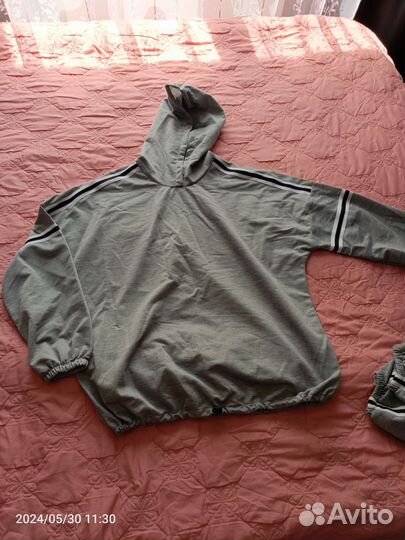 Продам спортивный костюм