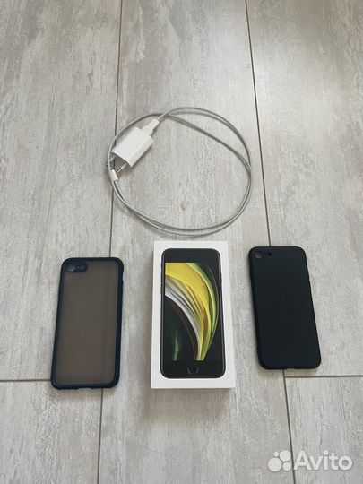 iPhone SE, 128 ГБ
