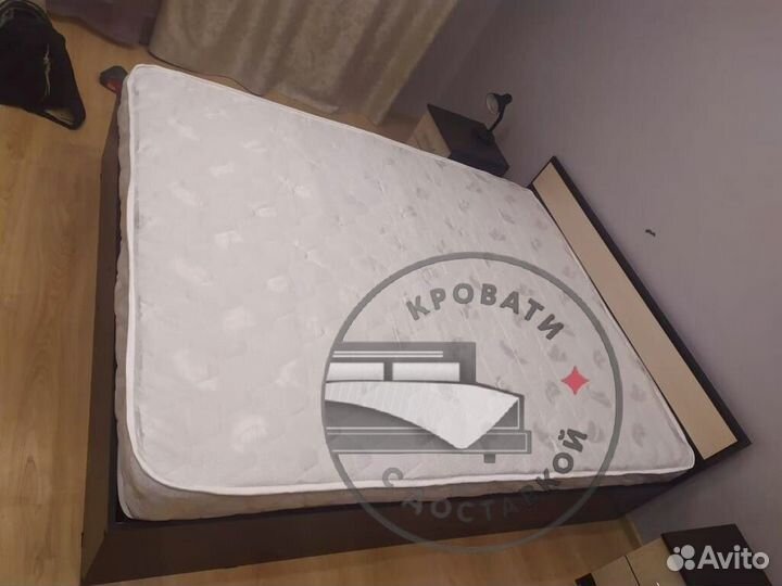 Кровать