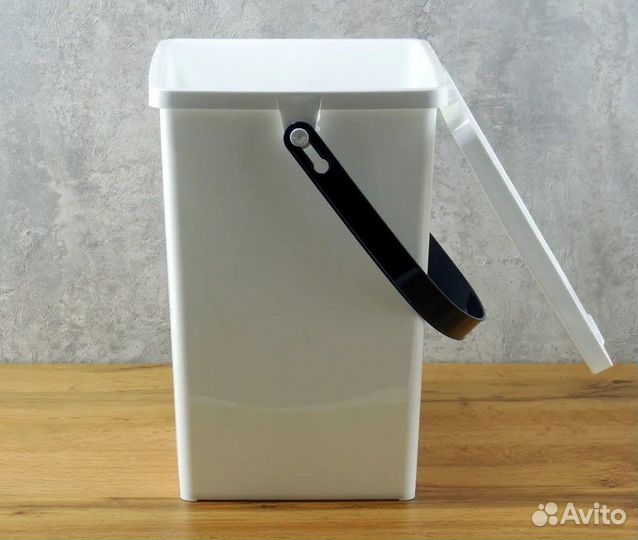 Контейнер для корма животных 8,5 л