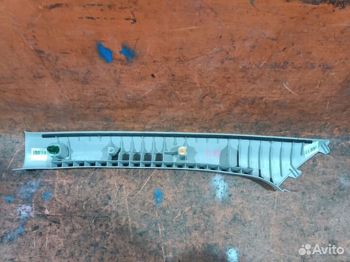 Обшивка салона передняя правая вержняя Honda Stream RN7