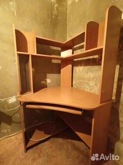 Компьютерный стол