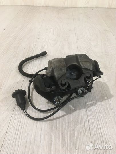 Суппорт тормозной задний правый Mercedes Benz S350