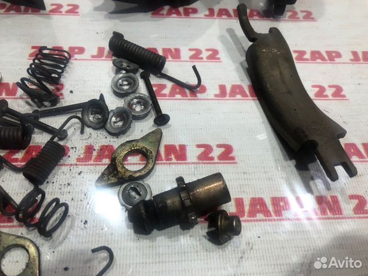 Механизм стояночного тормоза Mitsubishi Challenger