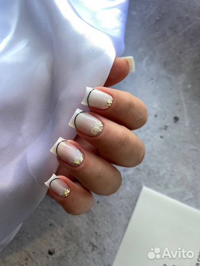 Модель на коррекцию ногтей