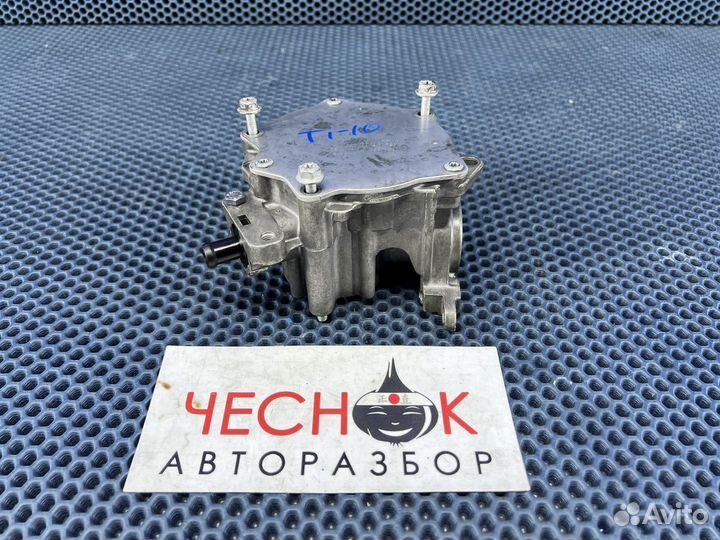 Насос вакуумный Audi Q3 Q5 A4 TT Golf