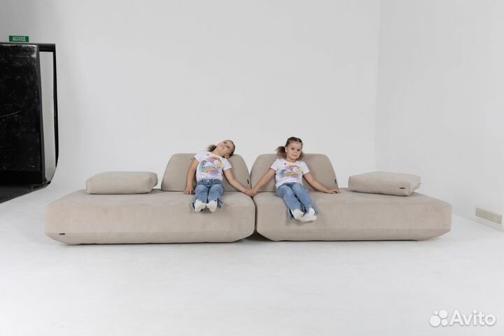 Диван со спальным местом 4400х1800 мм