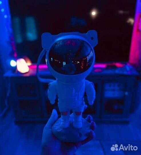 Проэктор-ночник космонавт