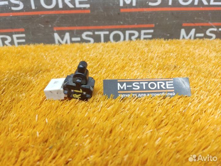 Кнопка стеклоподъемника задняя левая Subaru