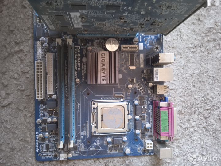Материнская плата с процессором и памятью