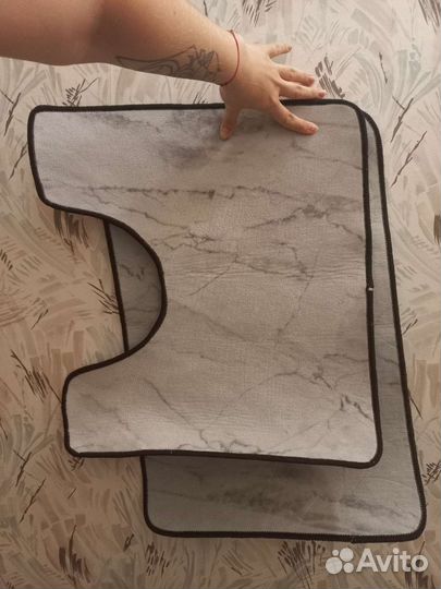 Коврики для ванной и туалета