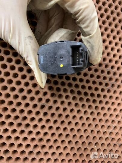 Датчик температуры воздуха салона Hyundai Elantra