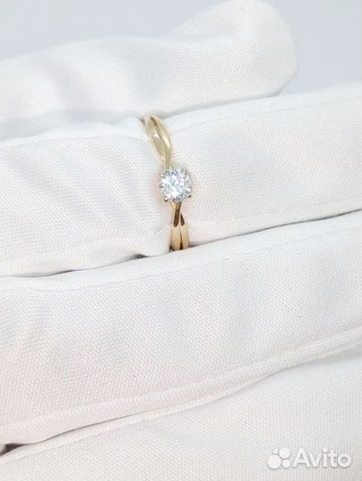 Золотое кольцо с фианитом 16,5р